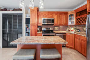 1340 Lincoln Rd APT 209, Miami Beach, FL 33139, Sold 05/30/24