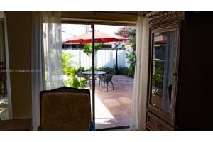 19842 NW 65th Ct, Hialeah, FL 33015, Sold 06/08/24