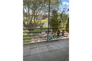 3001 NW 46th Ave APT 304, Lauderdale Lakes, FL 33313, Sold 08/29/24