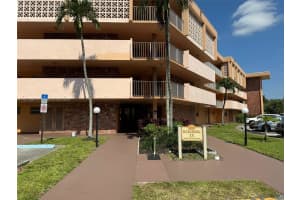 3001 NW 46th Ave APT 304, Lauderdale Lakes, FL 33313, Sold 08/29/24