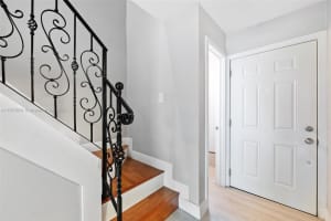 11 Olive Dr h, Hialeah, FL 33010, Sold 08/28/25