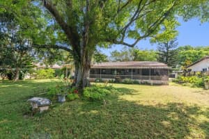 14350 Lake Crescent Pl, Miami Lakes, FL 33014, Sold 10/07/24