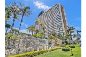 1980 S Ocean Dr APT 3P, Hallandale Beach, FL 33009, - MLS#A11573571
