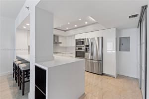 520 Brickell Key Dr APT A1003, Miami, FL 33131, Sold 09/13/24