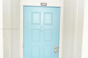 1000 Colony Point Cir APT 508, Pembroke Pines, FL 33026, Sold 08/19/24