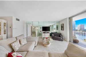 137 Golden Isles Dr APT 903, Hallandale Beach, FL 33009, Sold 07/12/24