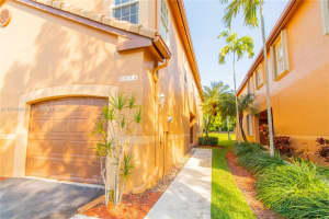 1552 Veracruz Ln, Weston, FL 33327, Sold 08/02/24