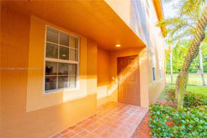 1552 Veracruz Ln, Weston, FL 33327, Sold 08/02/24