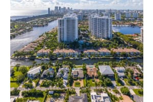 207 Holiday Dr, Hallandale Beach, FL 33009, Sold 01/30/25