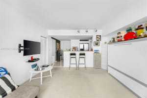 325 S Biscayne Blvd #3320, Miami, FL 33131, Sold 07/11/24