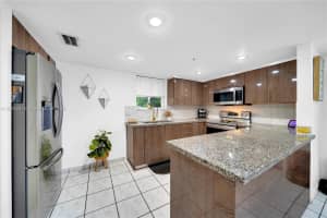 651 NW 82nd Ave APT 124, Miami, FL 33126, Sold 07/19/24
