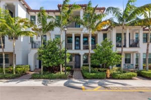 11554 SW 13th Ct, Pembroke Pines, FL 33025, Sold 05/31/24