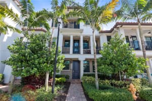 11554 SW 13th Ct, Pembroke Pines, FL 33025, Sold 05/31/24