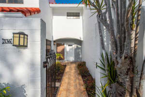 20940 Bay Ct Apt 336-3, Aventura, FL 33180, Sold 07/03/24