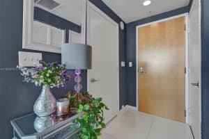 Vizcayne, 244 Biscayne Blvd APT 646, Miami, FL 33132, Sold 08/20/24