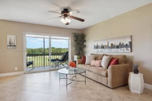 9611 N Hollybrook Lake Dr APT 304, Pembroke Pines, FL 33025, Sold 06/11/24