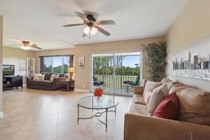 9611 N Hollybrook Lake Dr APT 304, Pembroke Pines, FL 33025, Sold 06/11/24