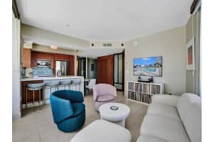 10 Venetian Way APT 405, Miami Beach, FL 33139, Sold 03/31/25