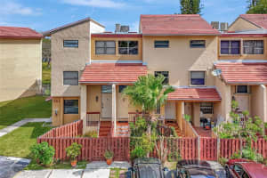 281 W Park Dr Apt 8-3, Miami, FL 33172, Sold 06/10/24