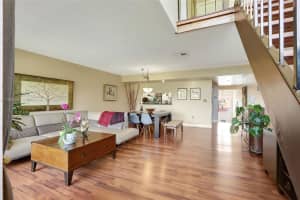 281 W Park Dr Apt 8-3, Miami, FL 33172, Sold 06/10/24