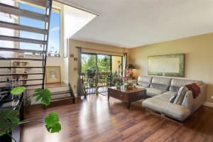 281 W Park Dr Apt 8-3, Miami, FL 33172, Sold 06/10/24