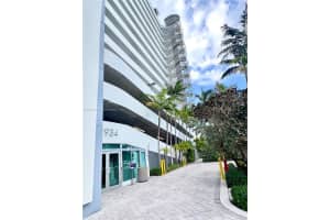 7934 West Drive 901, North Bay Village