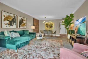 950 Hillcrest Dr APT 114, Hollywood, FL 33021, Sold 07/09/24