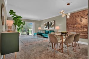 950 Hillcrest Dr APT 114, Hollywood, FL 33021, Sold 07/09/24