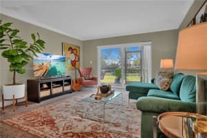 950 Hillcrest Dr APT 114, Hollywood, FL 33021, Sold 07/09/24