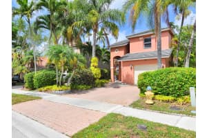 275 NW 107th Ave, Pembroke Pines, FL 33026, Sold 06/25/24