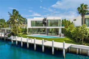 3172 N Bay Rd, Miami Beach, FL 33140, Sold 08/01/24
