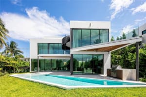 3172 N Bay Rd, Miami Beach, FL 33140, Sold 08/01/24