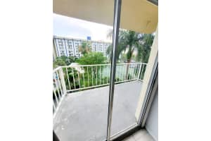 4550 NW 9th St #509e, Miami, FL 33126, Sold 08/08/24