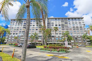 3850 Washington St APT 212, Hollywood, FL 33021, Sold 11/13/24