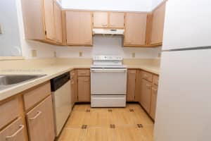 7630 Westwood Dr APT 303, Tamarac, FL 33321, Sold 10/04/24