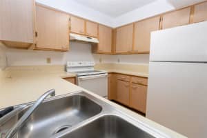7630 Westwood Dr APT 303, Tamarac, FL 33321, Sold 10/04/24