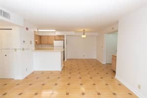 7630 Westwood Dr APT 303, Tamarac, FL 33321, Sold 10/04/24