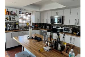 2105 NE 123rd St #2105, North Miami, FL 33181, Sold 12/09/24