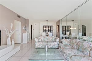 400 Kings Point Dr APT 612, Sunny Isles Beach, FL 33160, Sold 10/29/24