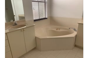 15555 SW 23rd Ln, Miami, FL 33185, Sold 06/06/24