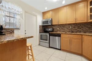 410 SE 2nd St APT 204, Hallandale Beach, FL 33009, Sold 07/08/24