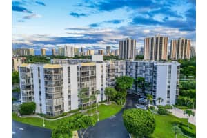 20500 W Country Club Dr APT 301, Aventura, FL 33180, Sold 02/18/25