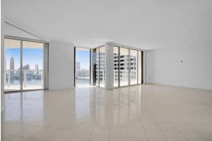 4000 Island Blvd APT 2301, Aventura, FL 33160, Sold 09/09/24