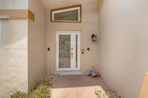6590 SW 13th St, Plantation, FL 33317, Sold 10/07/24
