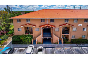 17415 NW 75th Pl APT 108, Hialeah, FL 33015, Sold 08/06/24