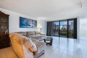 1000 Parkview Dr APT 428, Hallandale Beach, FL 33009, Sold 06/26/24