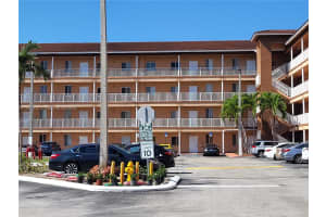 17350 NW 67th Ave APT 108, Hialeah, FL 33015, Sold 09/25/24