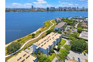 480 Executive Center Dr #5j, West Palm Beach, FL 33401, Sold 07/29/24