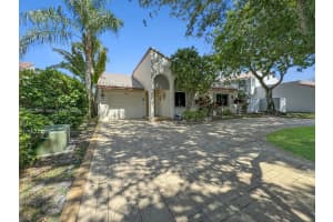 2765 Garden Dr, Hollywood, FL 33026, Sold 06/07/24