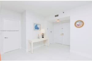 20281 E Country Club Dr APT 2310, Aventura, FL 33180, Sold 09/26/24